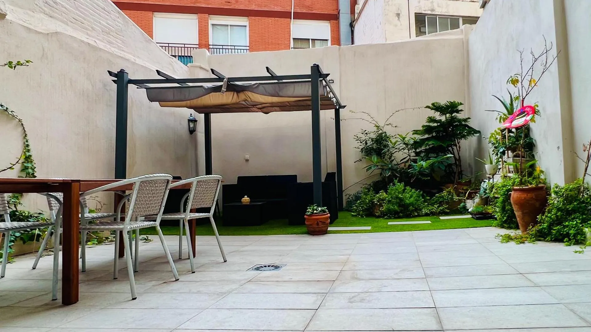 Homestay Camp Nou Nueva Casa Apartment L'Hospitalet de Llobregat